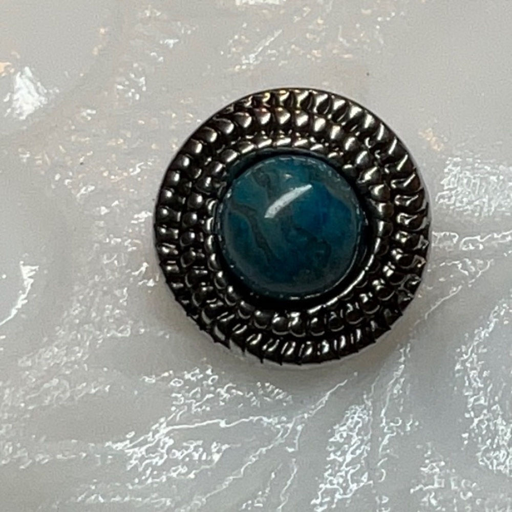 Petite Ginger Snap: 12mm Silvertone with blue swirl middle snap